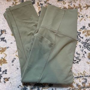 Athleta Salutation Stash Pocket II Capri Size S